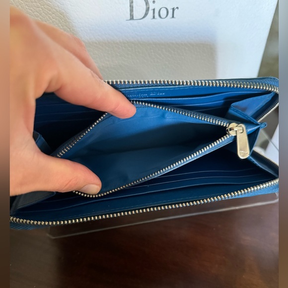 Dior Cannage Patent Leather Tutti Voyaguer Zip Around Wallet. EUC. Comes in Box. - Picture 6 of 10